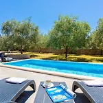 빌라 Villa Krnica 크르니카